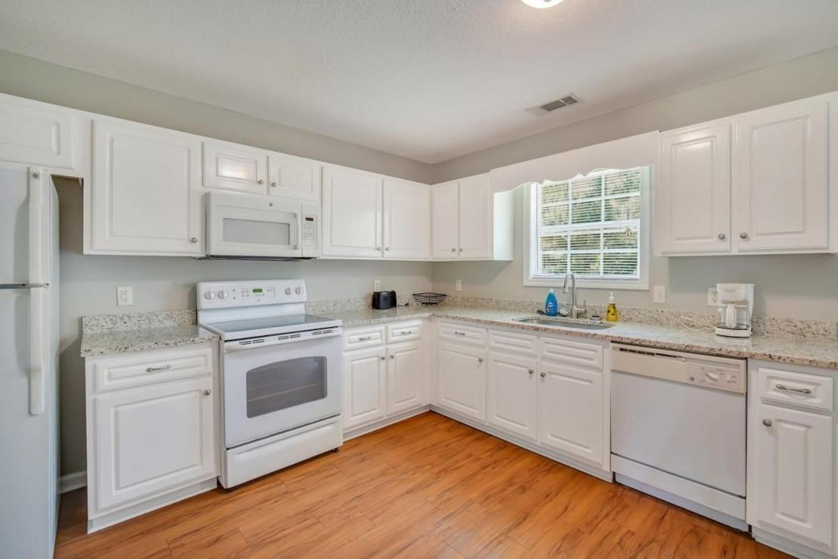 Charming Gray Home- 5 Mins From Gsu! Statesboro Ngoại thất bức ảnh