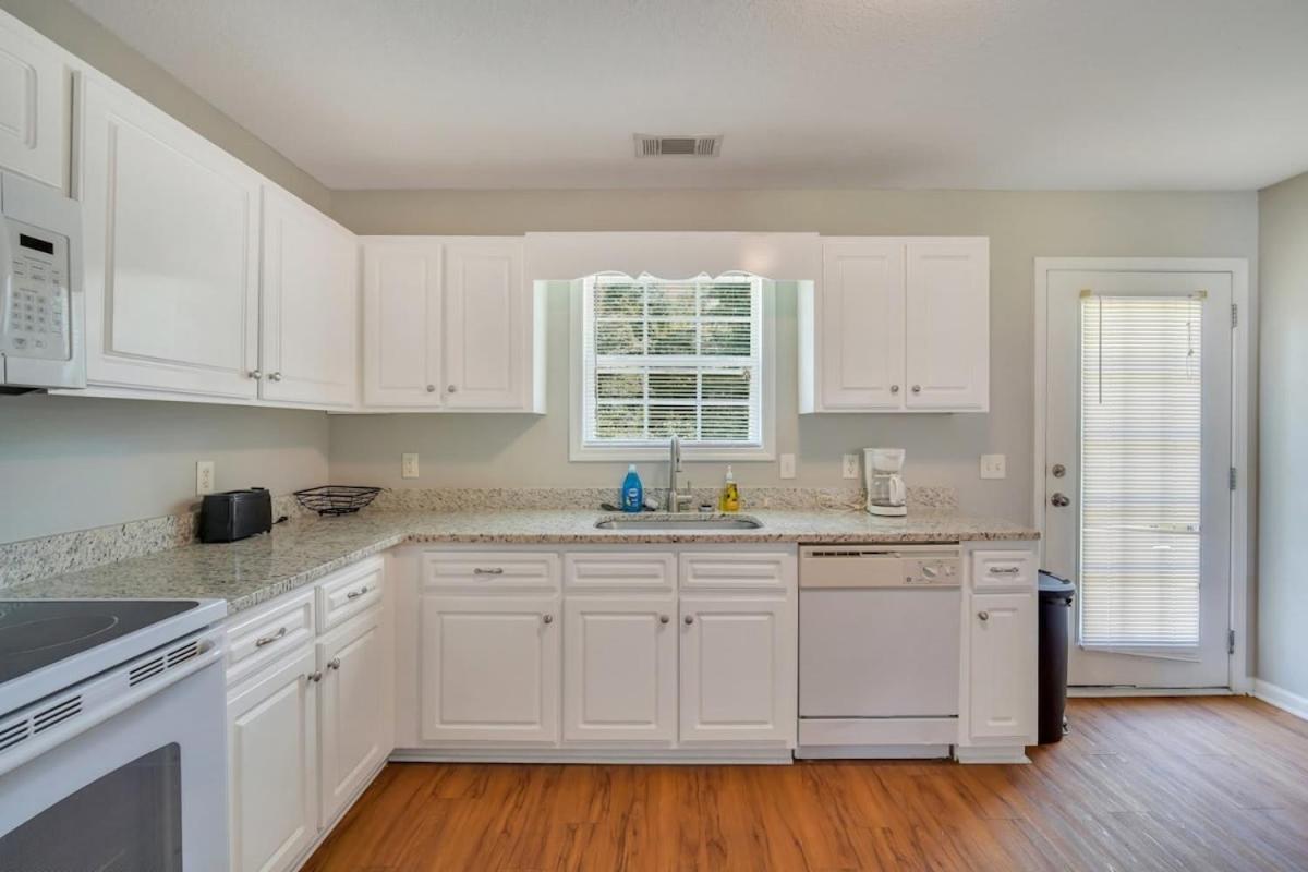 Charming Gray Home- 5 Mins From Gsu! Statesboro Ngoại thất bức ảnh